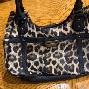 Chic Leopard Print Shoulder Bag with Black Trim
